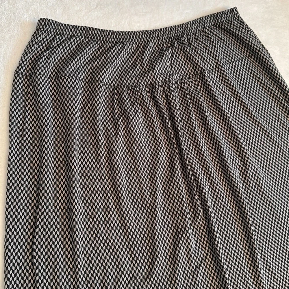 {NWT} Gudrun Sjoden | Geometric Print Lyocell Stretch Skirt Black/Gray (XL) - Picture 2 of 15